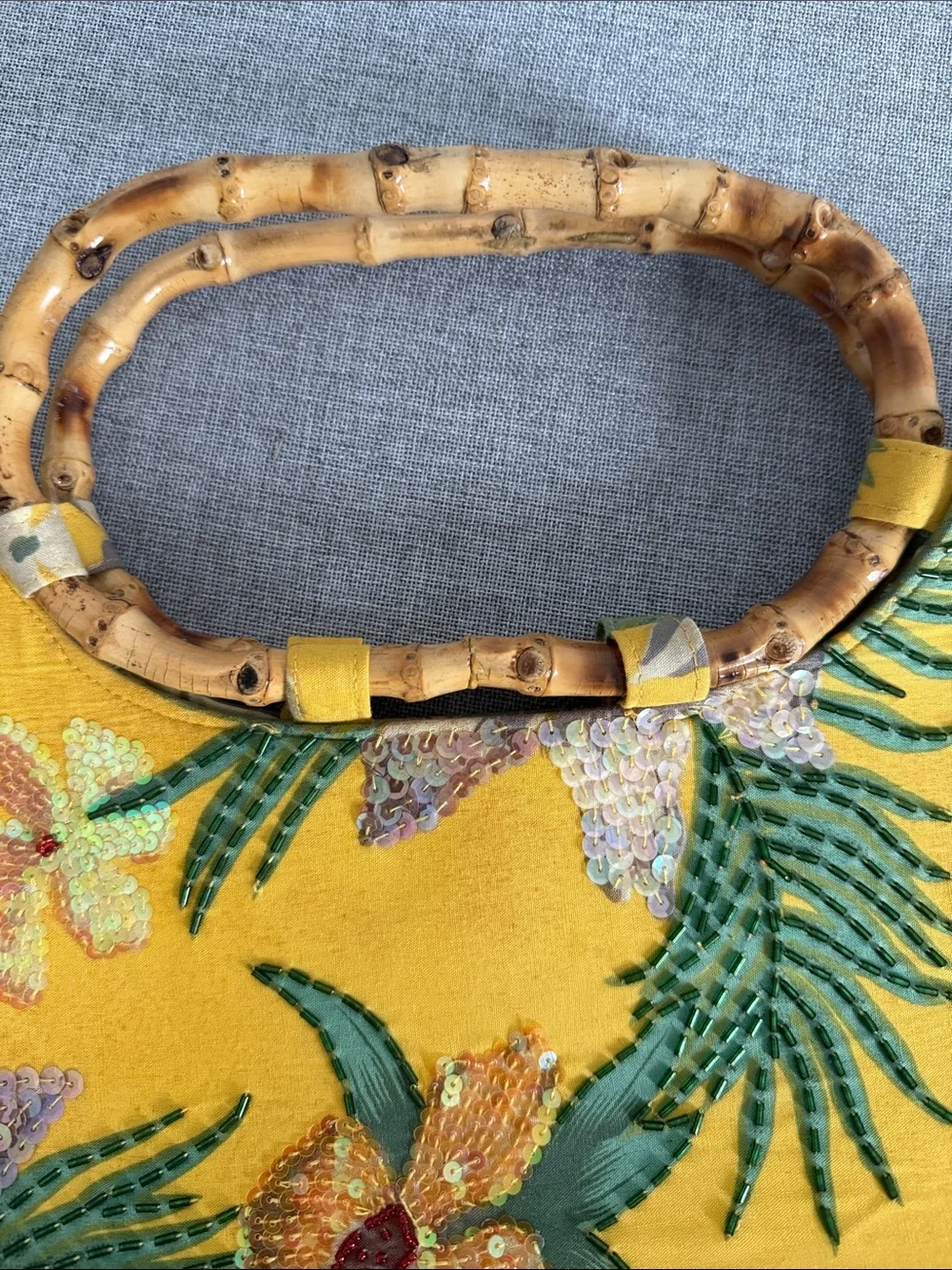 Yellow vintage Floral Bamboo-Handle Tote Bag - Picture 6 of 16